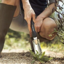 Fiskars Xact Hand Unkrautstecher -Stilvoller Gartenbedarfsladen 0920101040 Xact Hand Unkrautstecher 3 106716