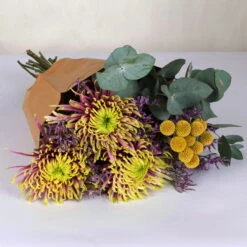Gemischter Blumenbund 'Baltazar' Inkl. Gratis Grußkarte -Stilvoller Gartenbedarfsladen 1025700010 DIY Mixbund Baltazar Chrysanth Craspedia Euka Statice 2 94432