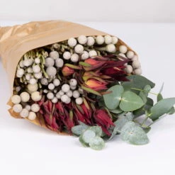 Blumenbund Eukalyptus Mit Brunia Und Kapgrün, Inkl. Grußkarte -Stilvoller Gartenbedarfsladen 1025700023 Strauss Brunia 1 1 101694